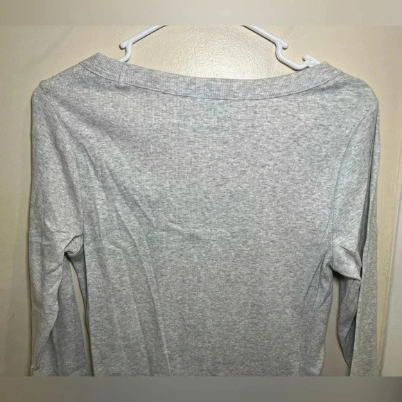 Banana Republic Gray Long Sleeve Tee - Picture 5 of 7